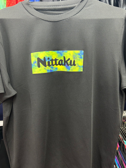 エブリィTシャツを着て毎日に彩りを